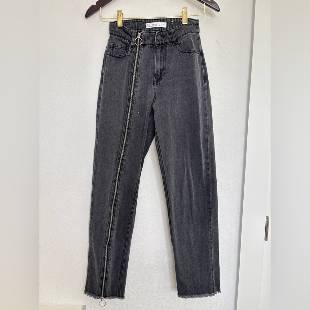 ZARA BASIC 1975 DENIM LEG ZIPPER FADED BLACK STRAIGHT LEG JEANS SZ 00